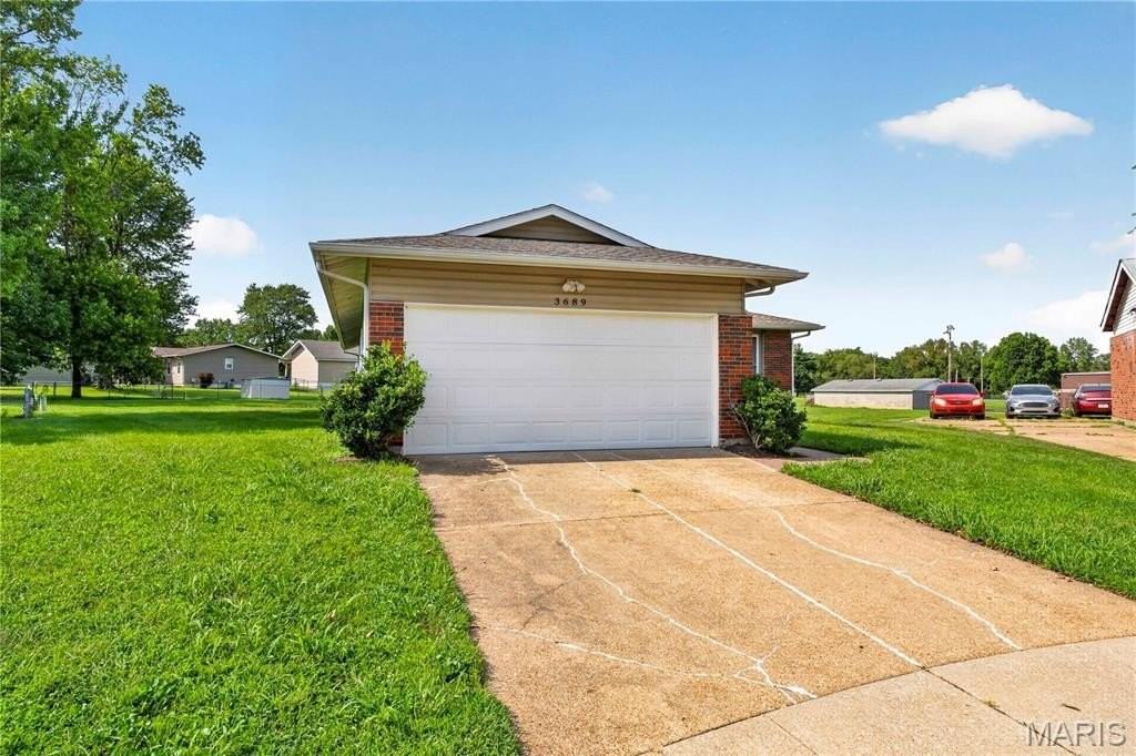 3689 Whispering Woods Dr - Photo 2 of 26