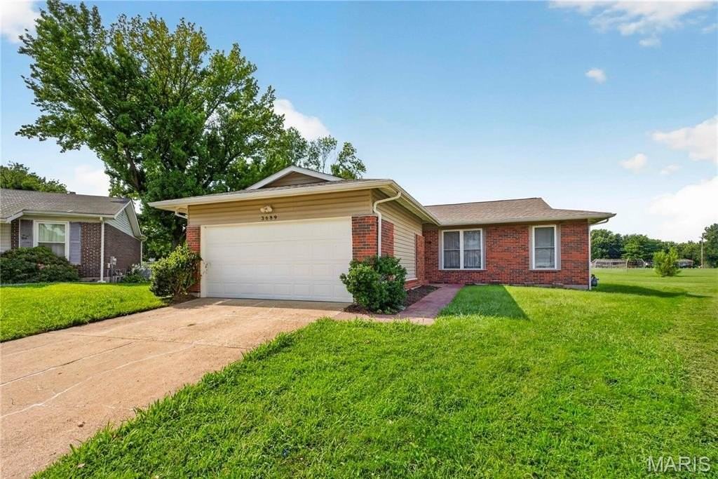3689 Whispering Woods Dr - Photo 3 of 26
