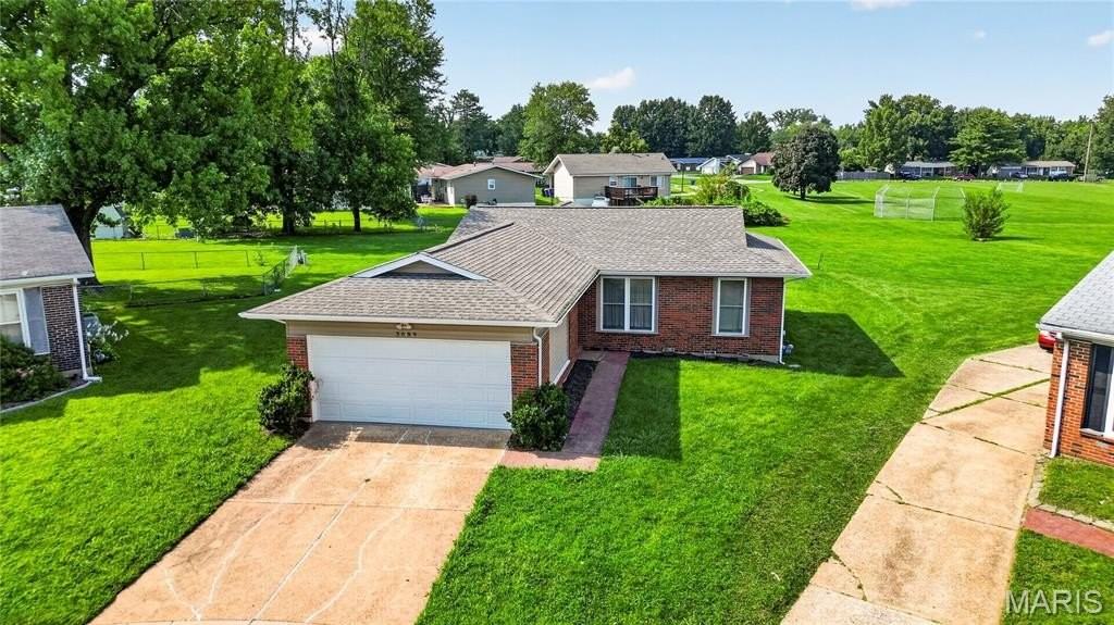 3689 Whispering Woods Dr - Photo 4 of 26