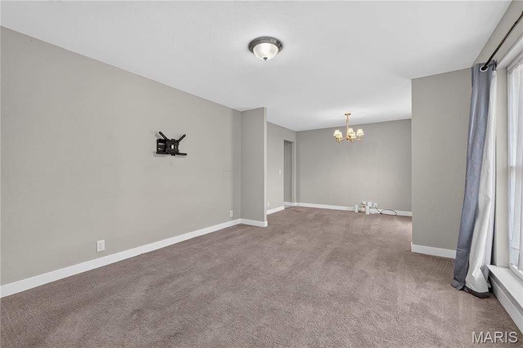 3689 Whispering Woods Dr - Photo 5 of 26