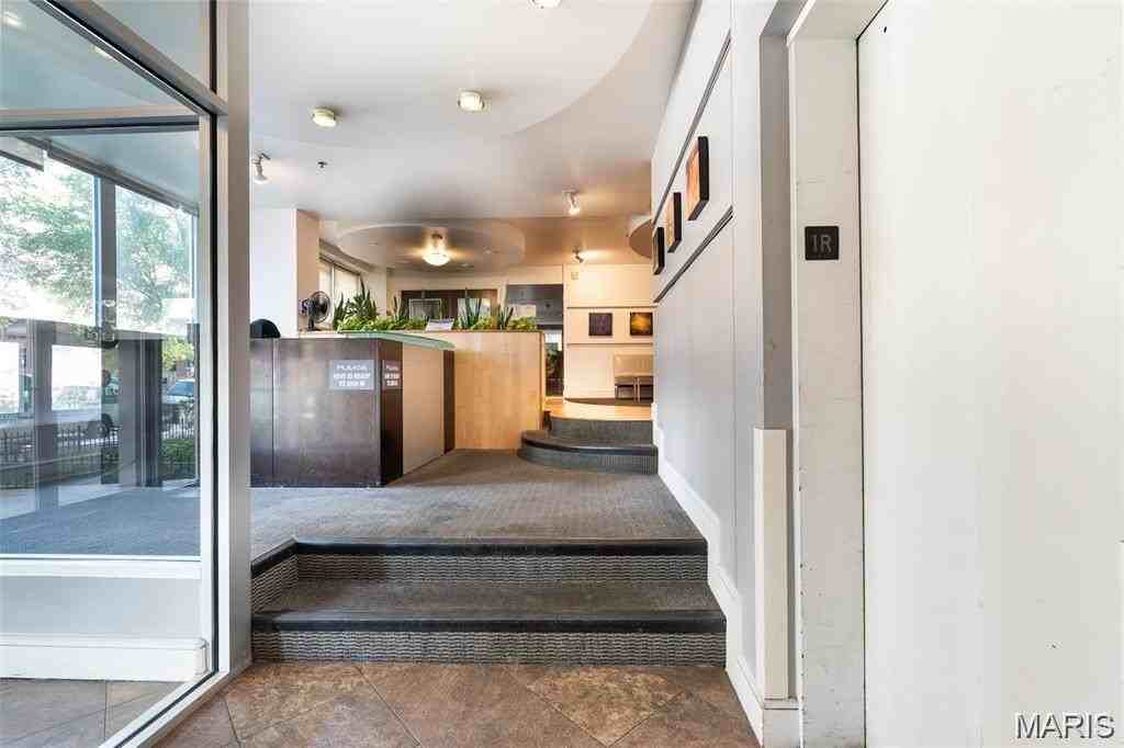 210 N 17th St #904 - Photo 3 of 24