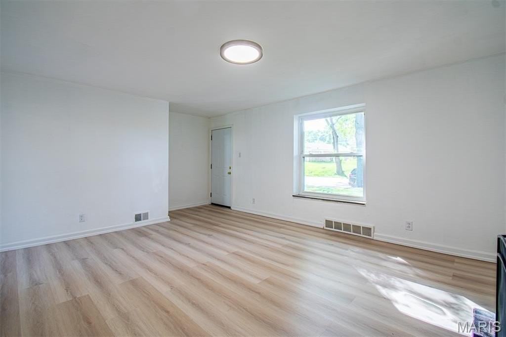 1036 Groby Rd - Photo 3 of 50