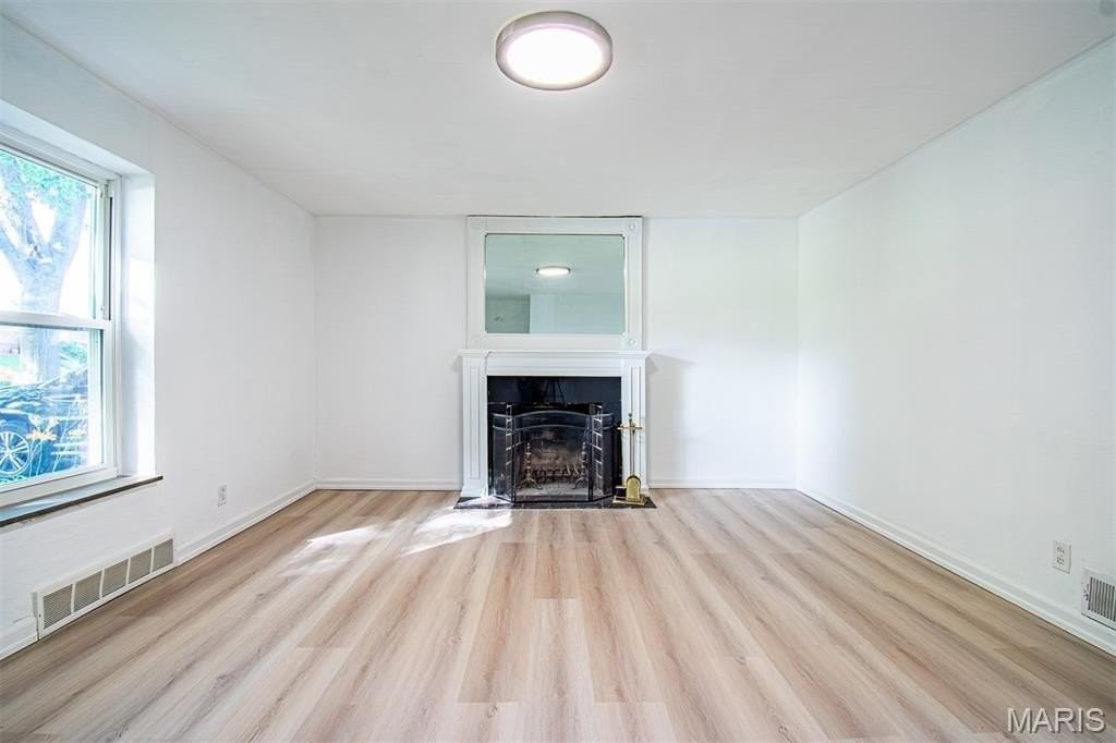 1036 Groby Rd - Photo 4 of 50
