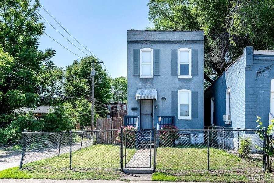 3745 Pennsylvania Ave - Photo 2 of 27
