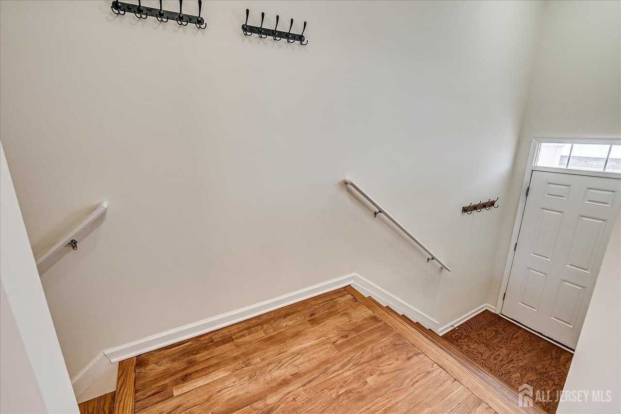 701 Mia Dr - Photo 2 of 29