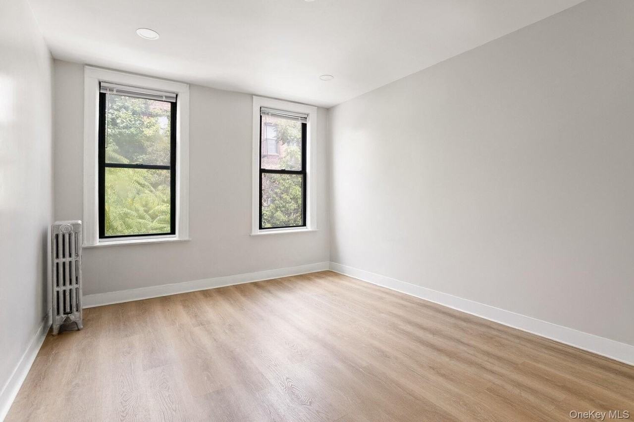 581 Midwood St #1 - Photo 3 of 6