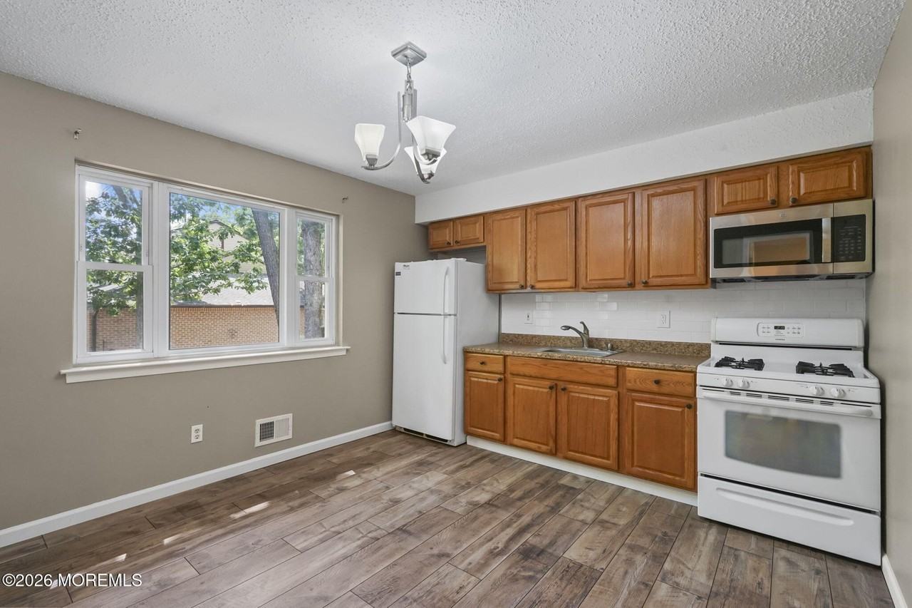 1062 Cheryl Ct #1062 - Photo 6 of 23