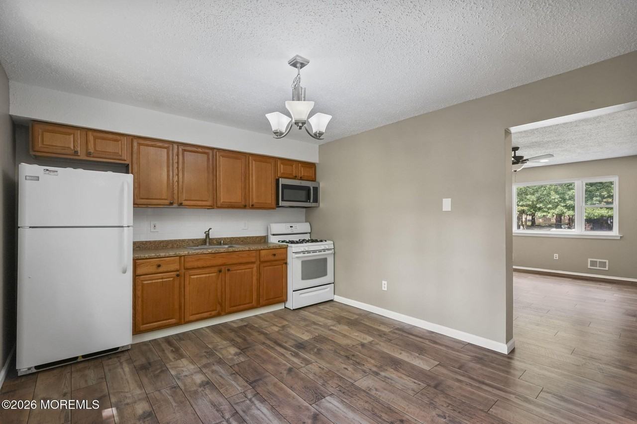 1062 Cheryl Ct #1062 - Photo 7 of 23