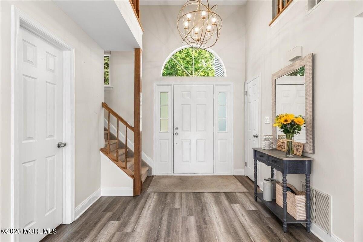 202 Century Way - Photo 4 of 23