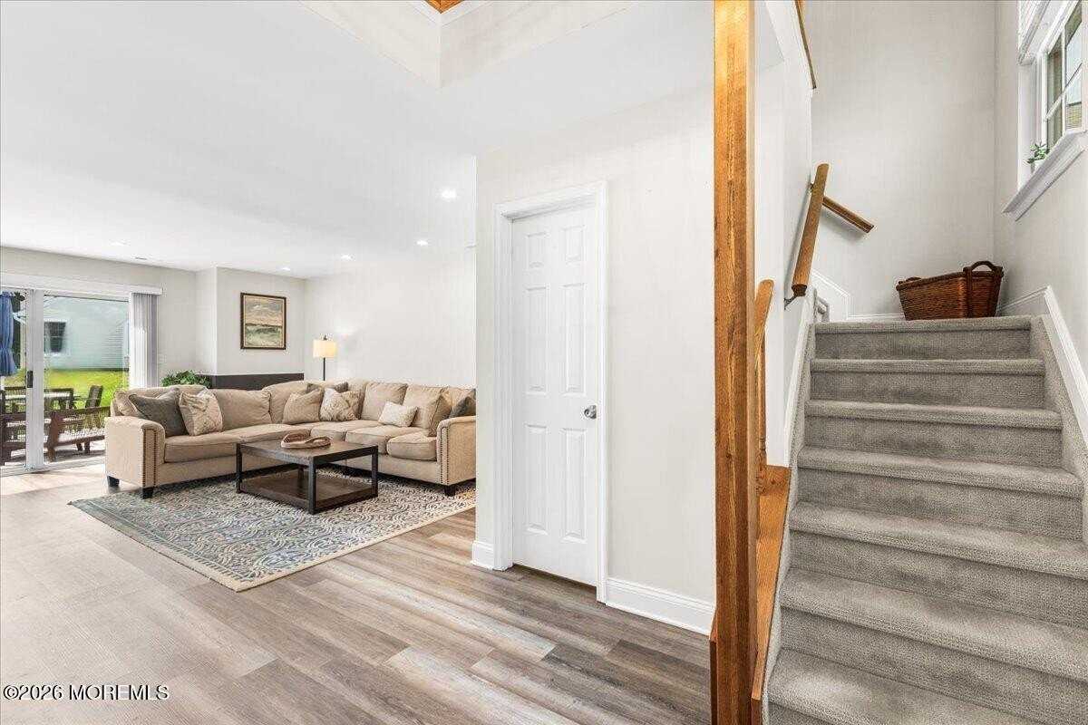 202 Century Way - Photo 5 of 23
