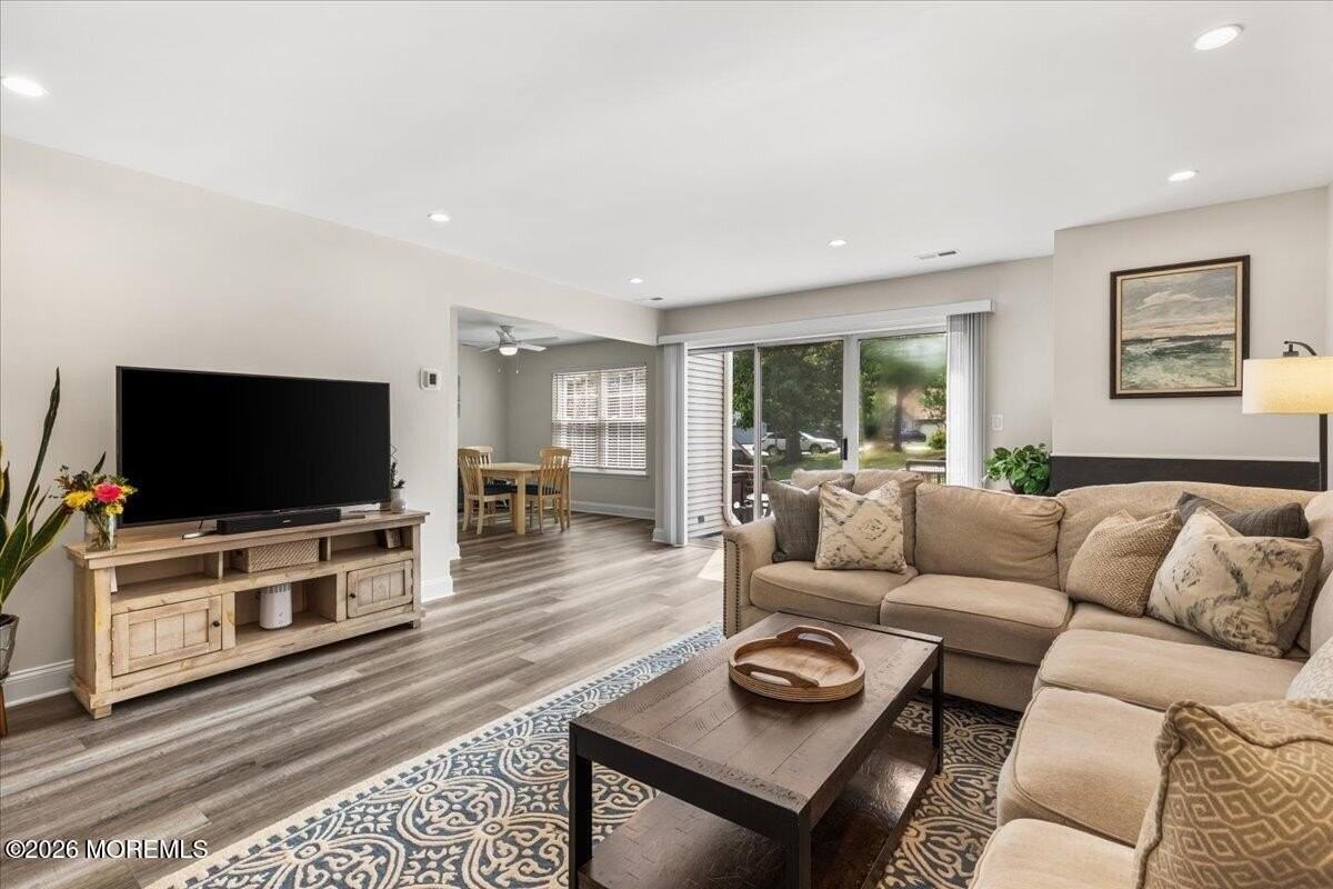 202 Century Way - Photo 7 of 23