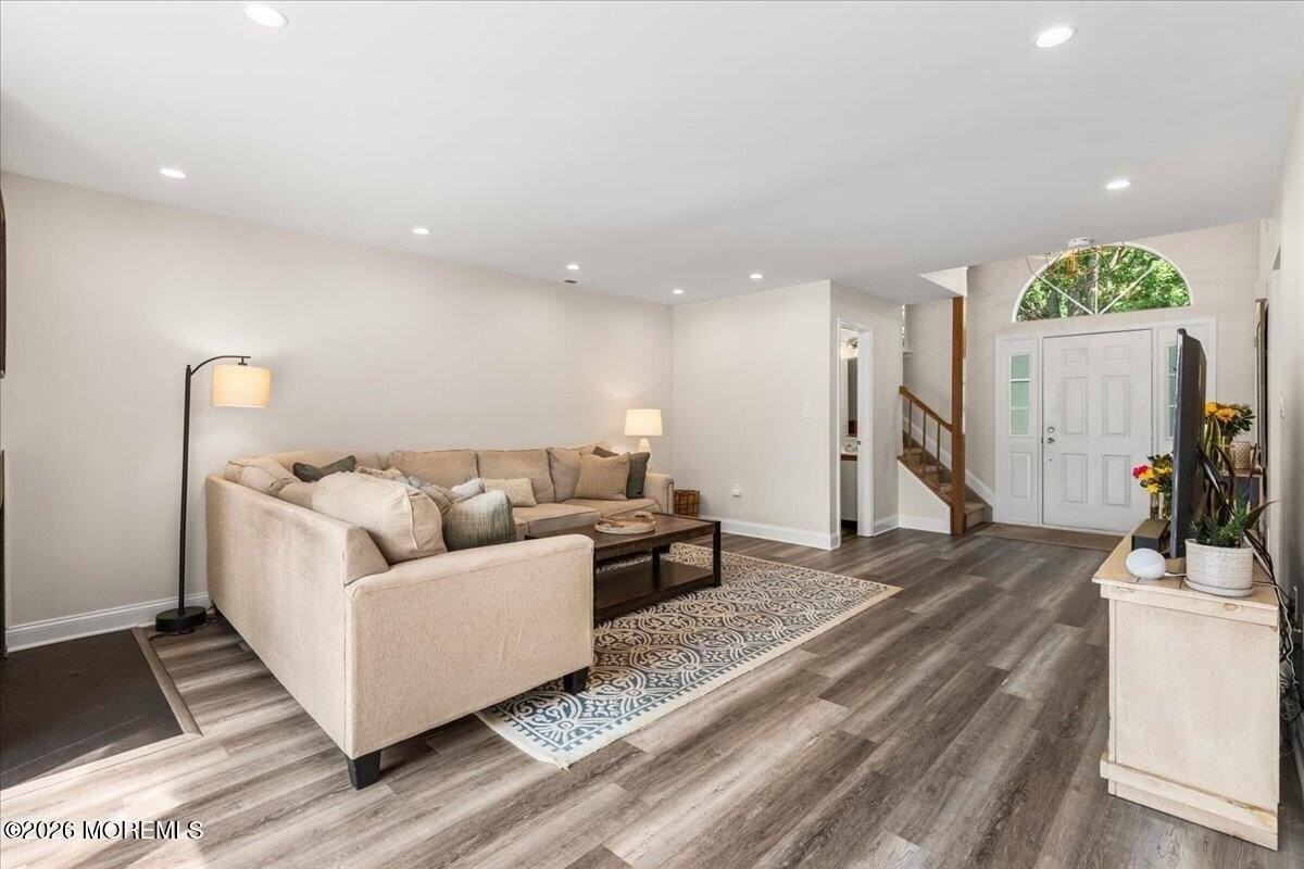 202 Century Way - Photo 7 of 23