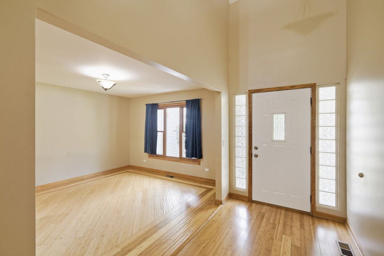 2805 Breckenridge Cir - Photo 3 of 31