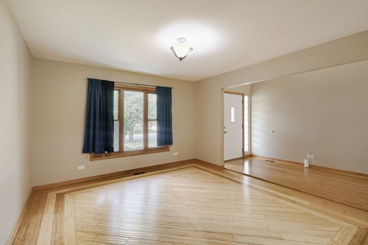 2805 Breckenridge Cir - Photo 4 of 31