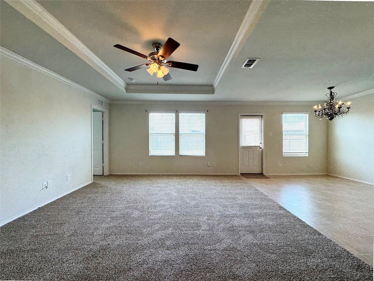 3020 Manuel Creek Dr - Photo 5 of 40