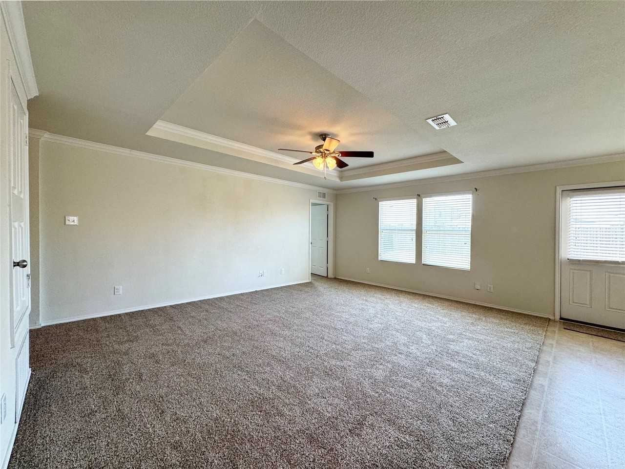 3020 Manuel Creek Dr - Photo 6 of 40