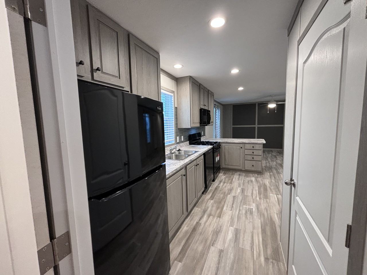 282 Cambridge Dr #282 - Photo 2 of 13