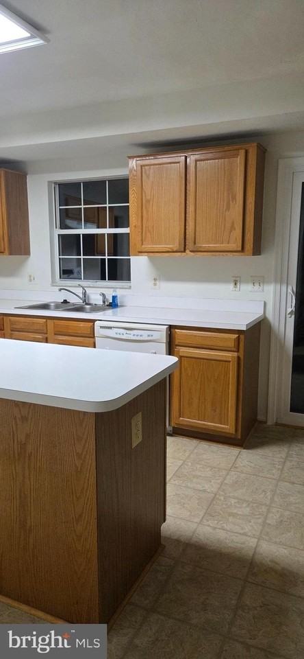 15731 Pierre Ct - Photo 3 of 39