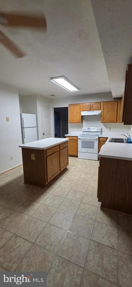15731 Pierre Ct - Photo 6 of 39