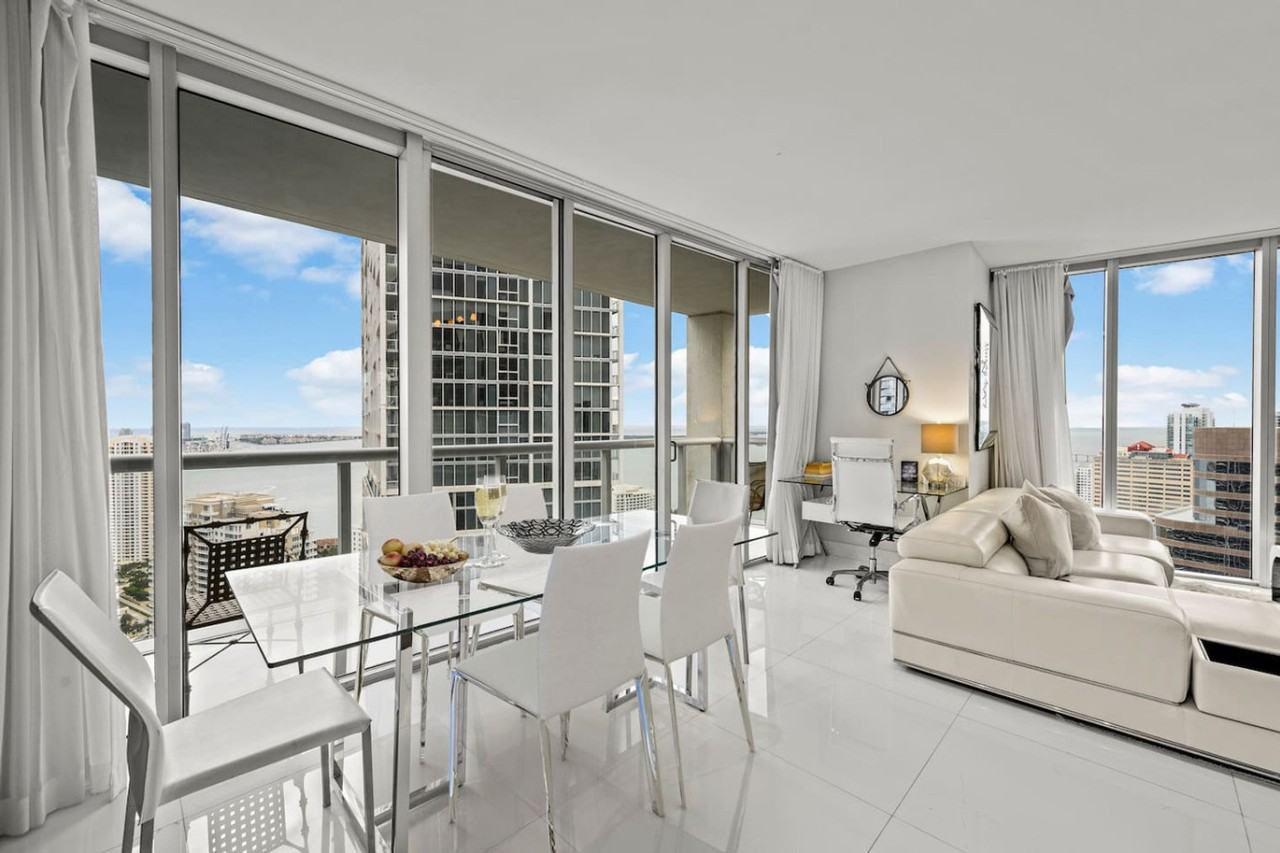 485 Brickell Avenue - Photo 3 of 29