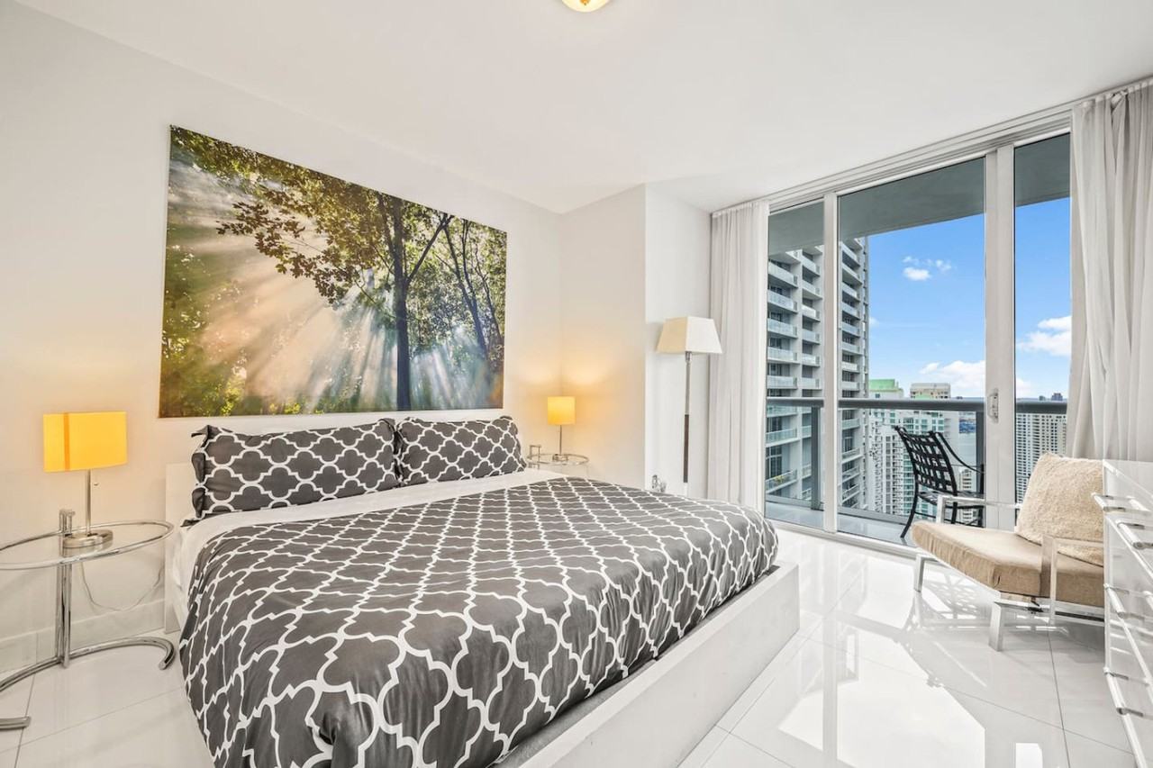 485 Brickell Avenue - Photo 4 of 29
