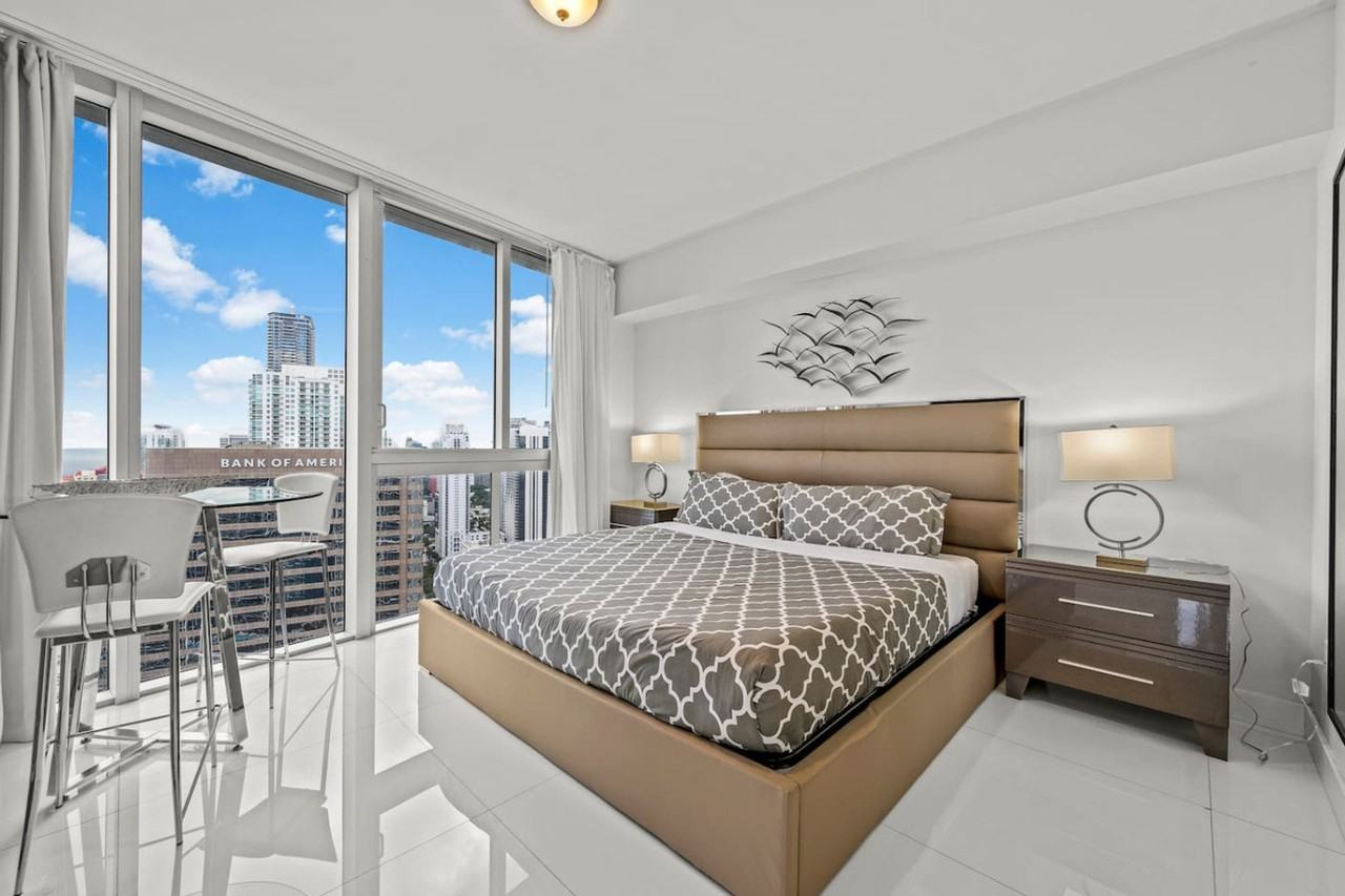 485 Brickell Avenue - Photo 5 of 29