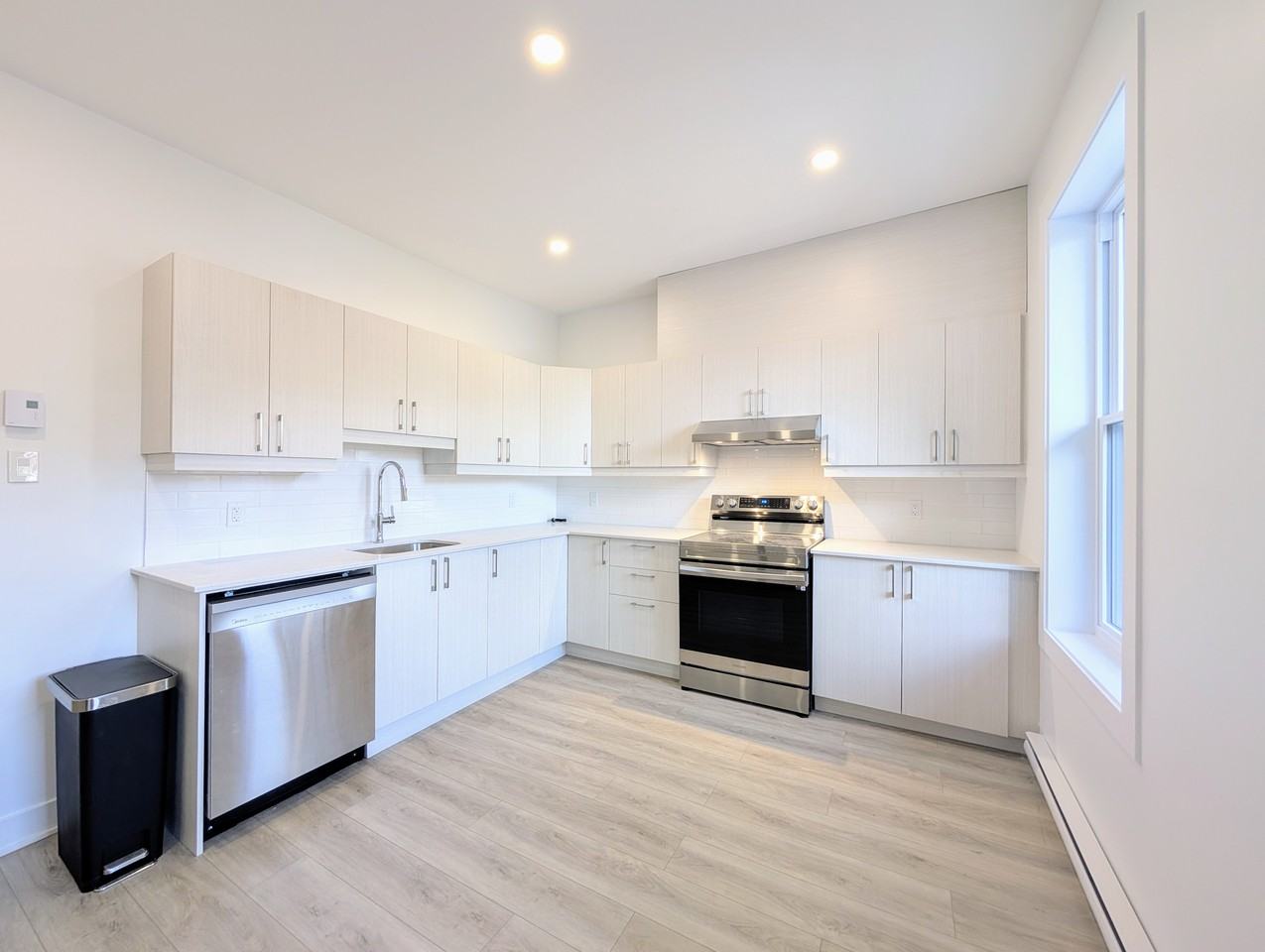 3522 Rue Evelyn — photo 1