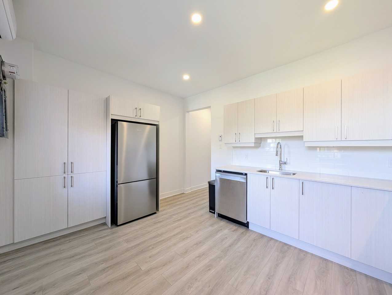 3522 Rue Evelyn - Photo 7 of 12