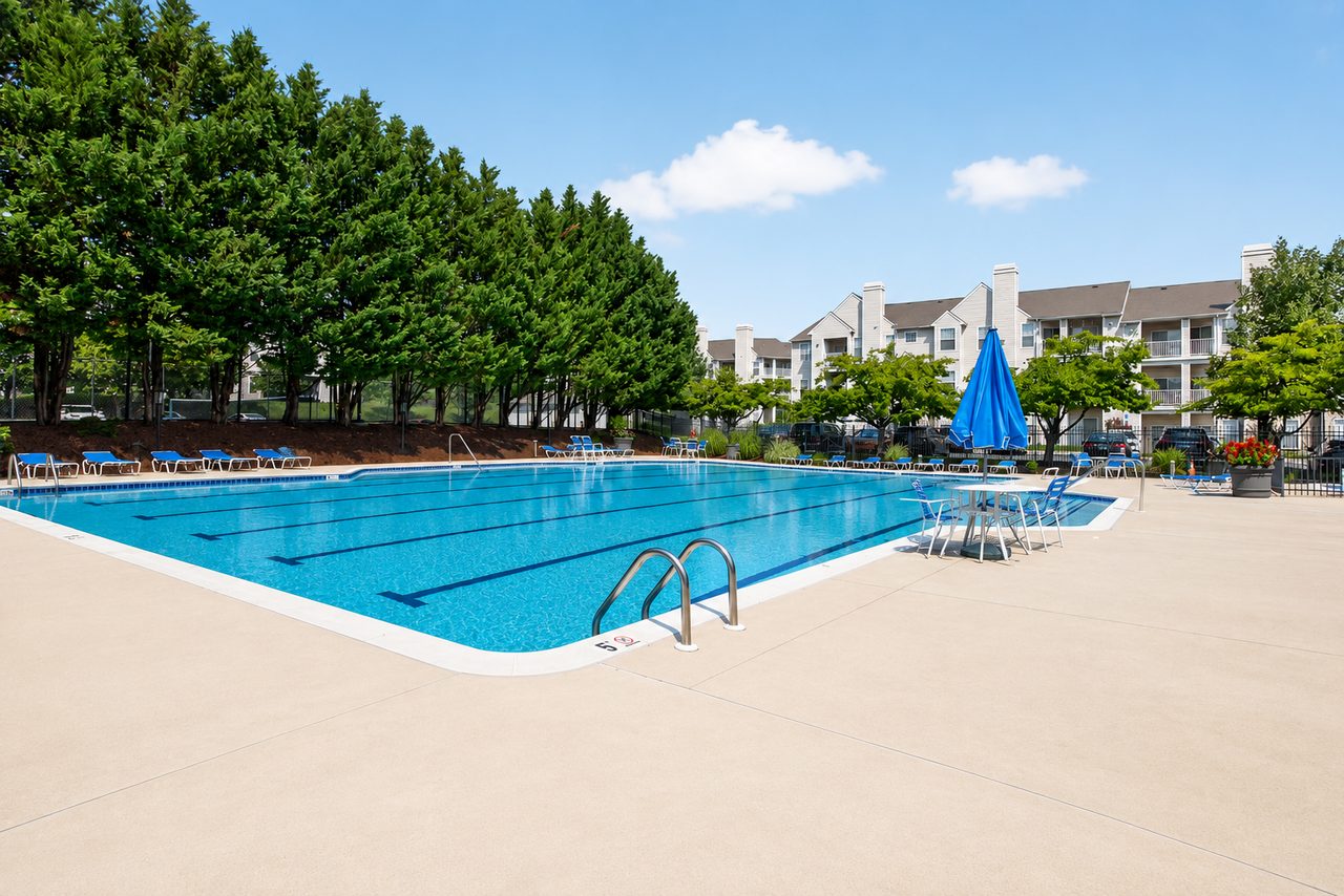 Windsor Commons Apartments - Photo 2 of 8