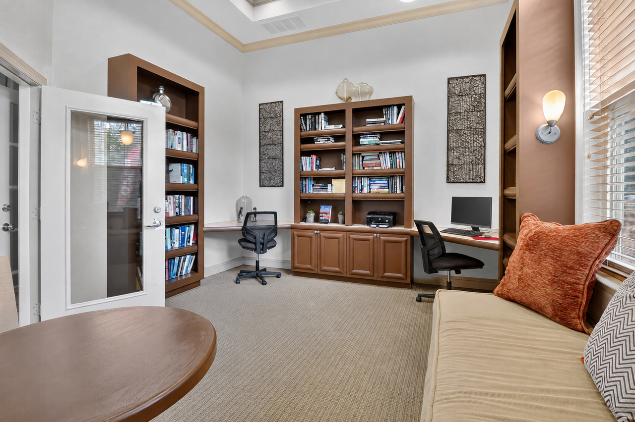 Windsor Commons Apartments - Photo 6 of 8