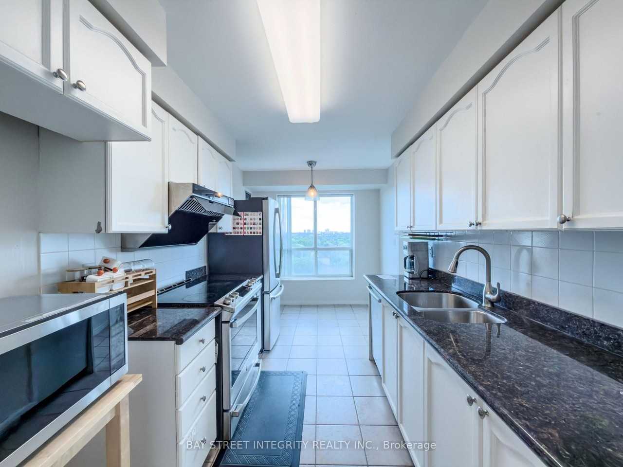 39 Pemberton Avenue - Photo 7 of 28