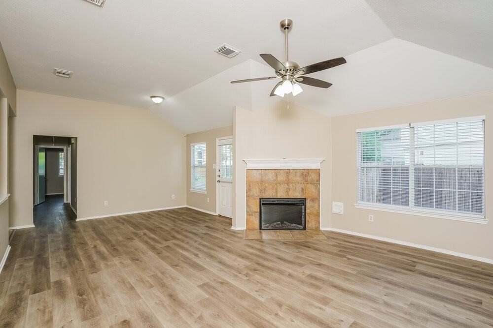1842 Strongs Ct - Photo 4 of 16