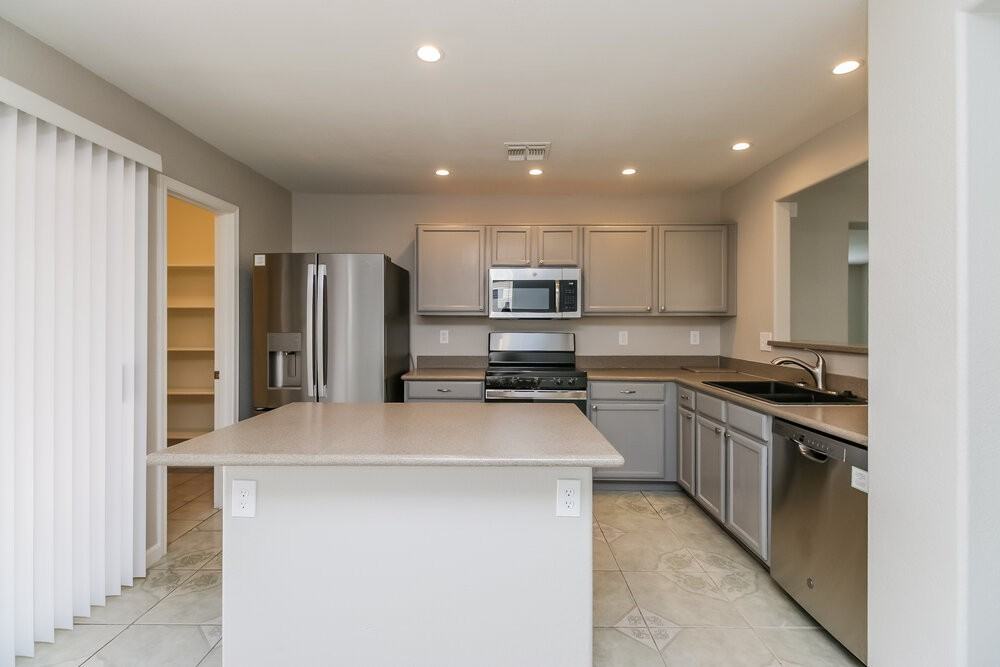 2819 S Channing Cir - Photo 7 of 16