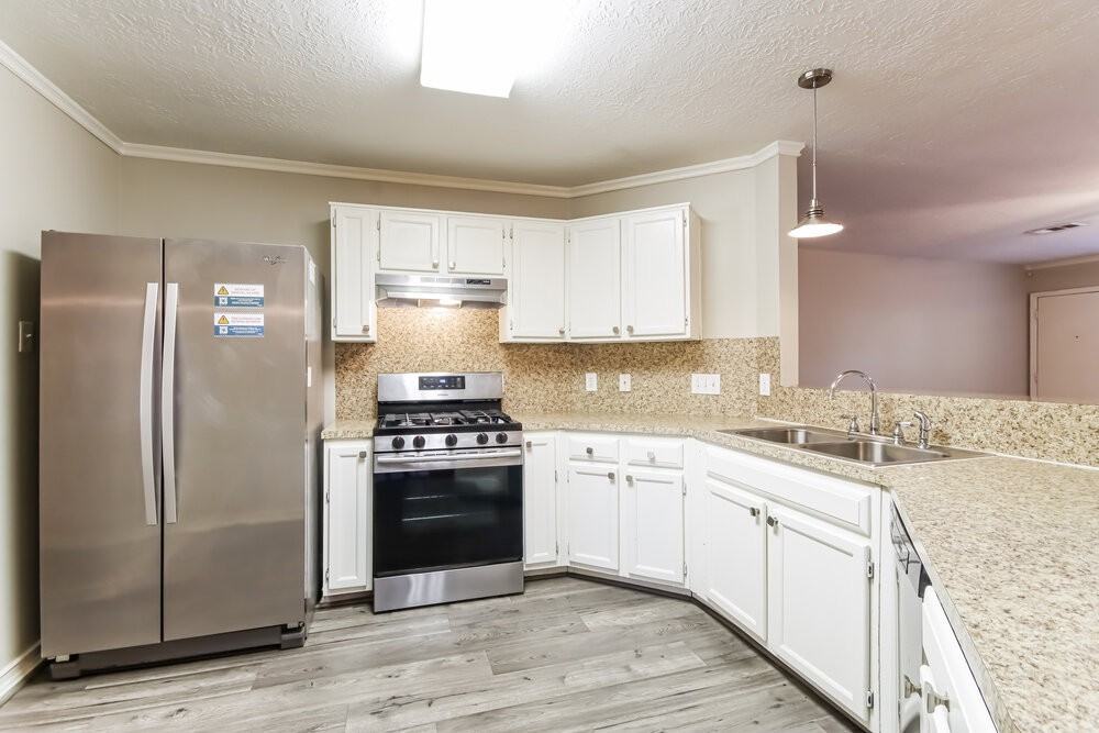 18718 Cleeve Close - Photo 7 of 19