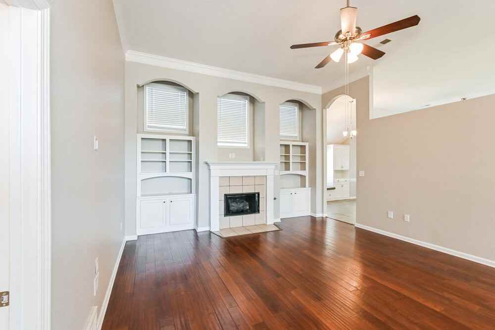 6308 Acree Ln - Photo 5 of 17