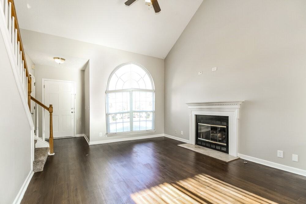 612 Forest Pointe Pl - Photo 4 of 17