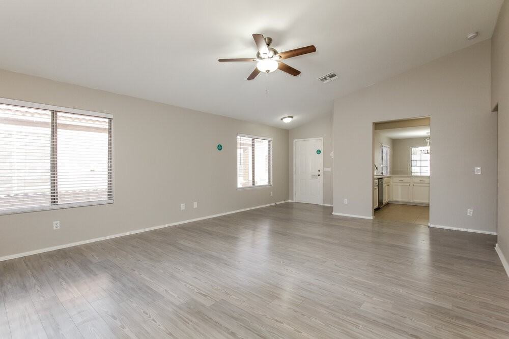 2036 E Danbury Rd - Photo 4 of 16