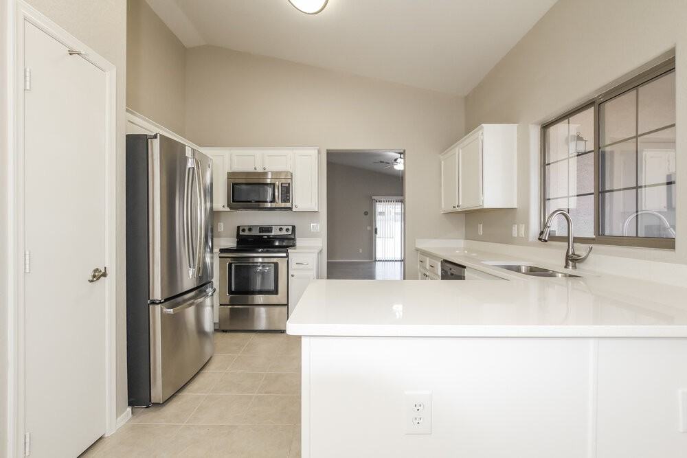 2036 E Danbury Rd - Photo 7 of 16