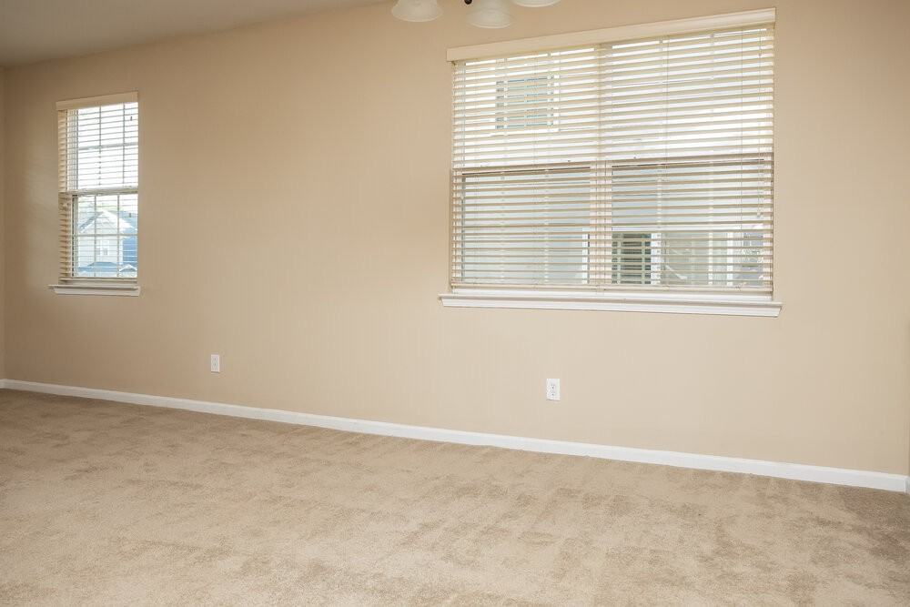 176 Parkmont Way - Photo 5 of 17