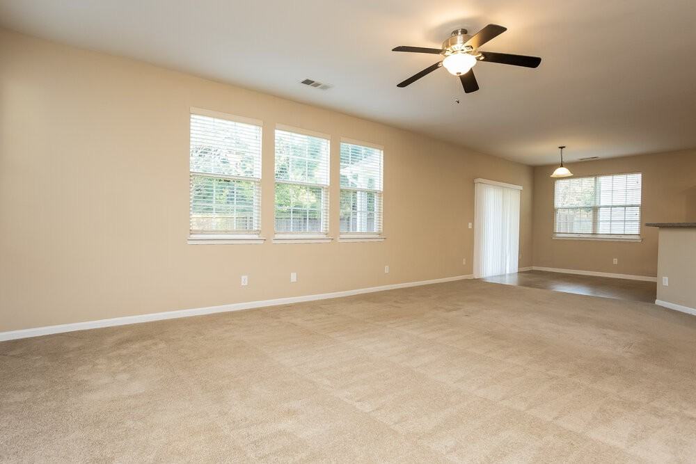 176 Parkmont Way - Photo 6 of 17