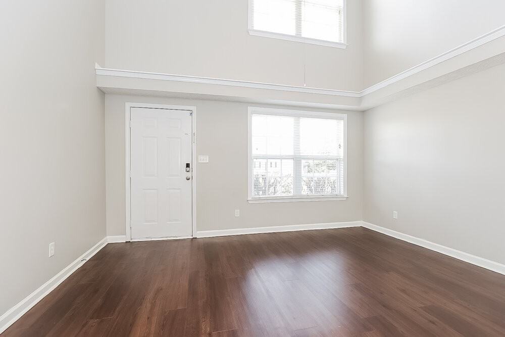 1921 Stoney Meadow Dr - Photo 4 of 17