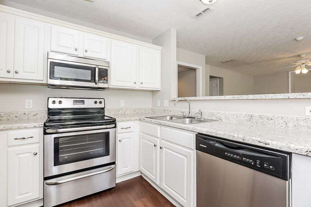 1921 Stoney Meadow Dr - Photo 6 of 17