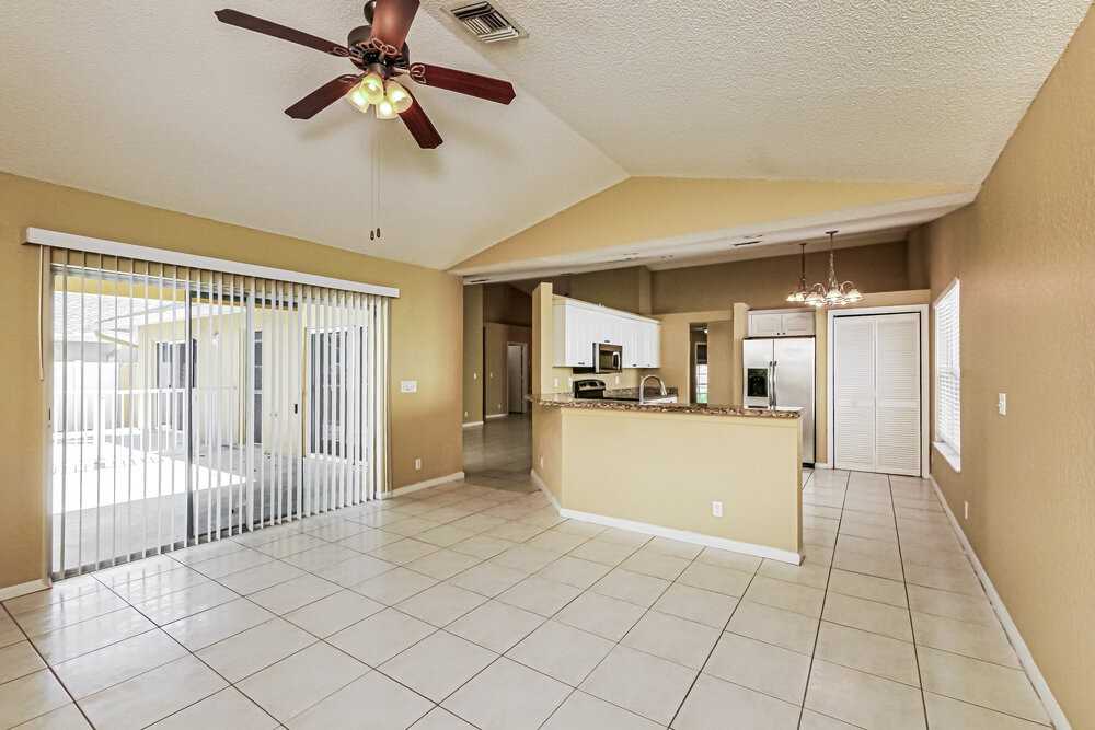 5339 Nw 99th Ln - Photo 5 of 15