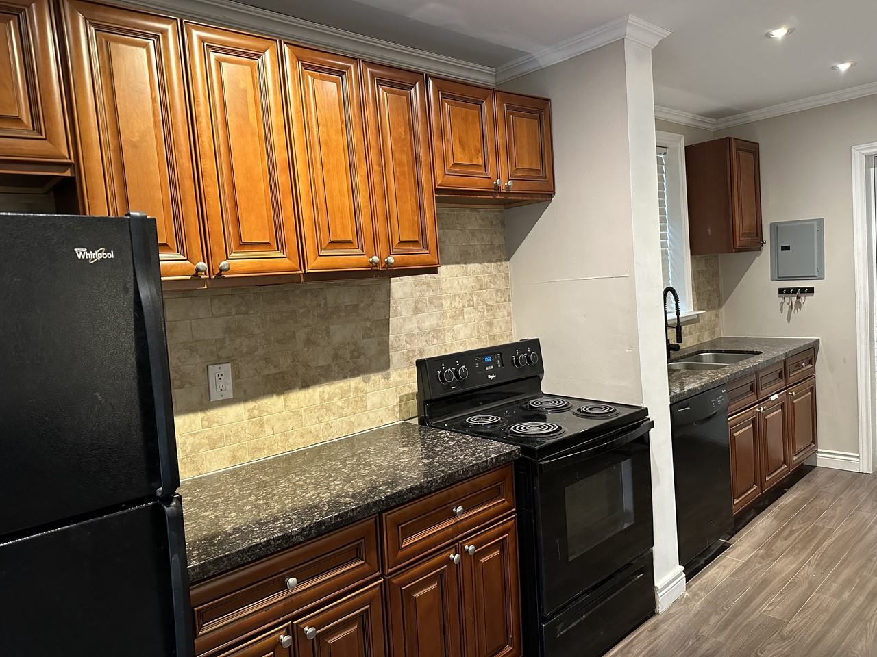 5 Claxton Boulevard #104 - Photo 4 of 7