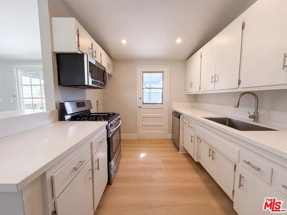 19016 Felbridge Street - Photo 3 of 6