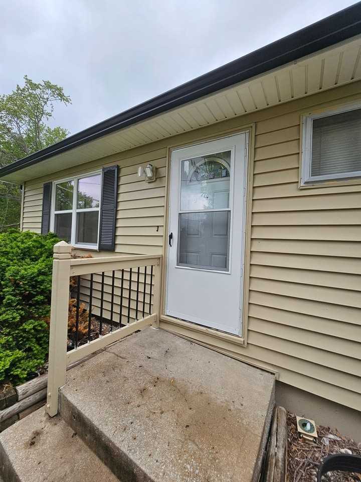 3212 N 68th St - Photo 3 of 23