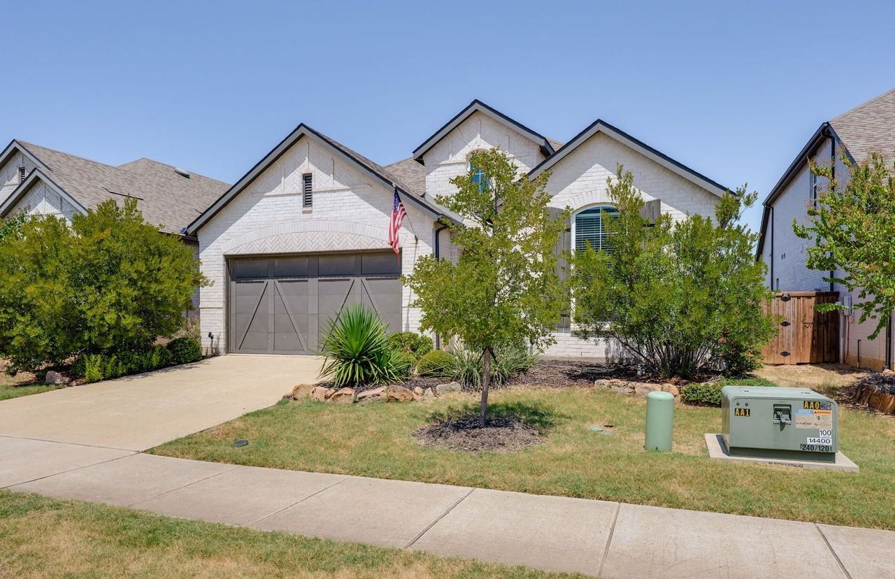 2917 Saltwood Ct - Photo 2 of 42