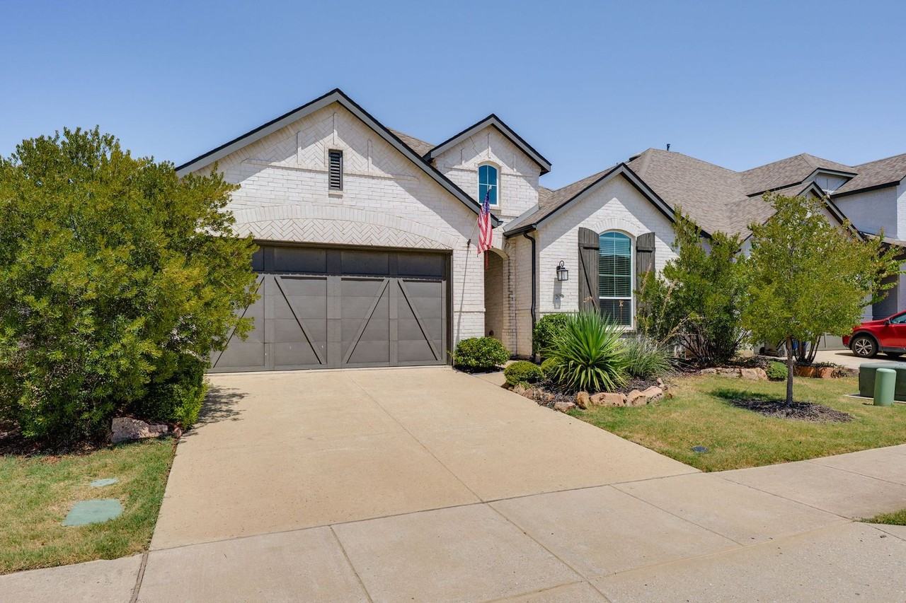 2917 Saltwood Ct - Photo 3 of 42