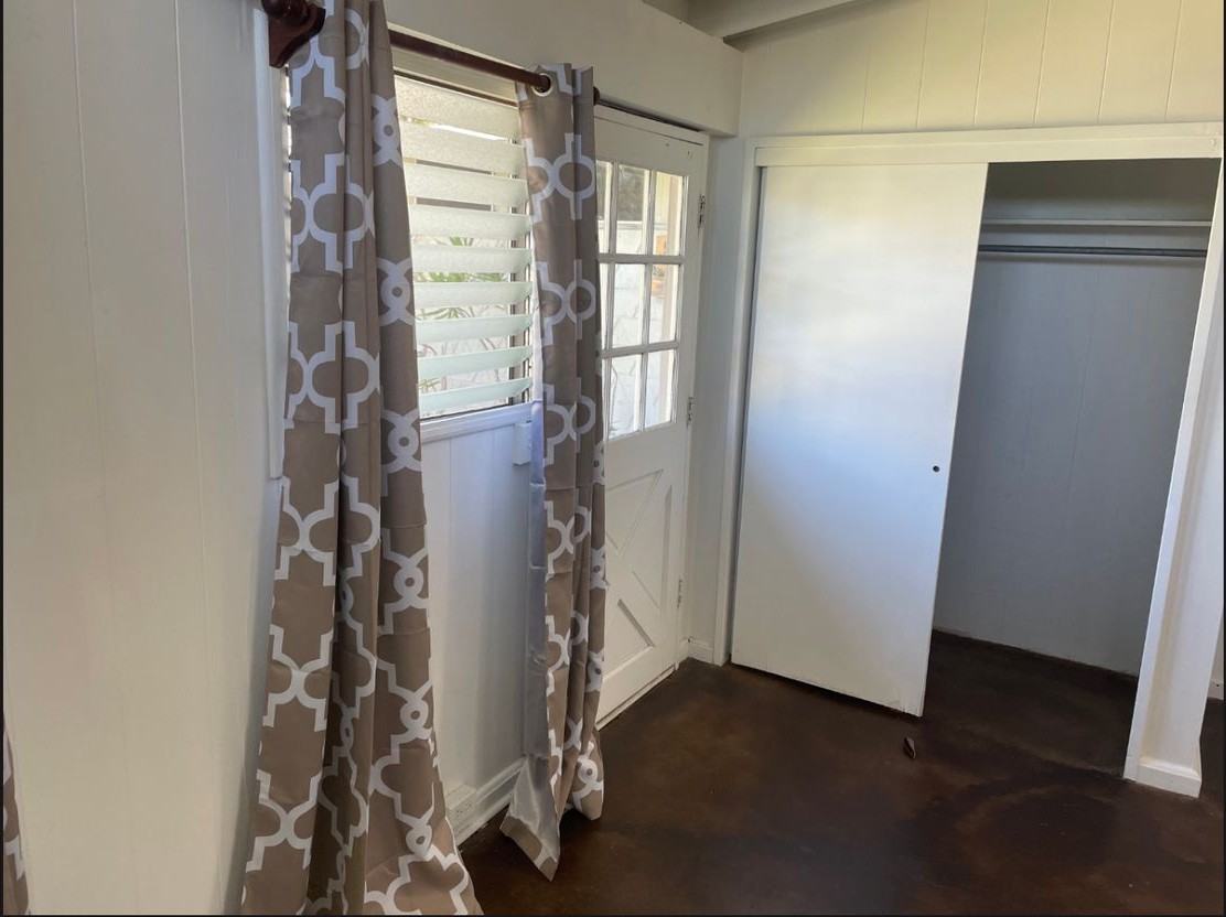 514 Ulukou St - Photo 4 of 7