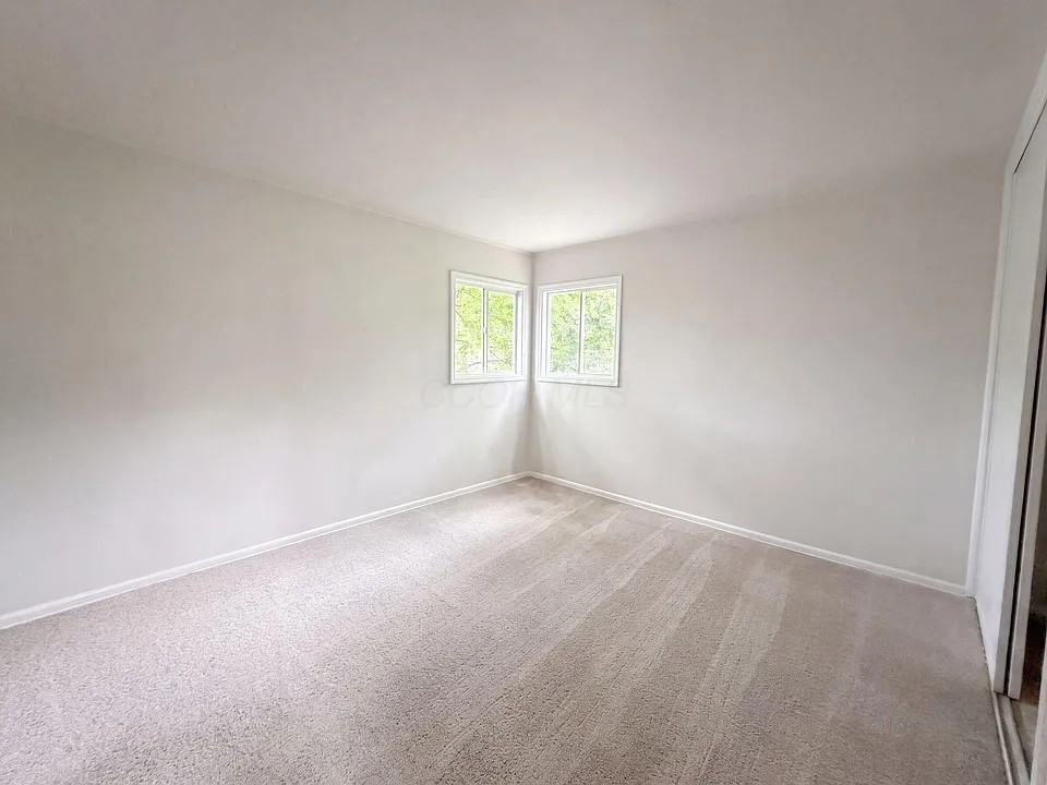 1175 Country Club Road - Photo 4 of 6